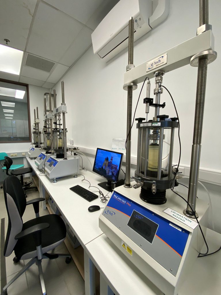 Triaxial System